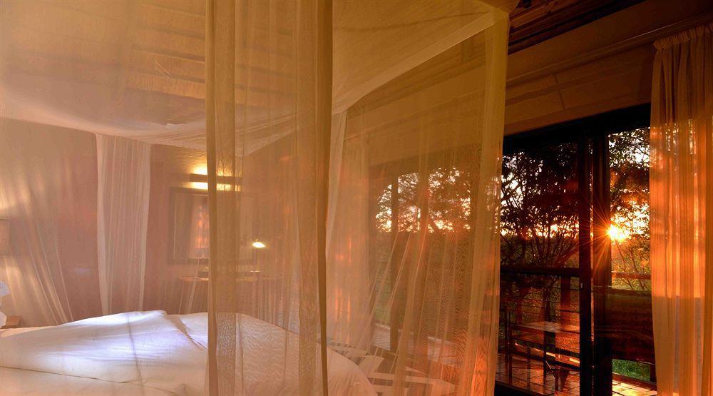 Victoria Falls Safari Suites מראה חיצוני תמונה