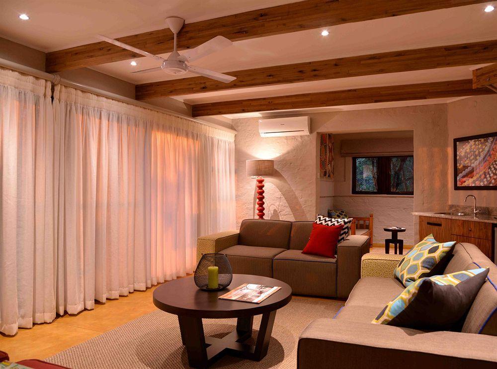 Victoria Falls Safari Suites מראה חיצוני תמונה