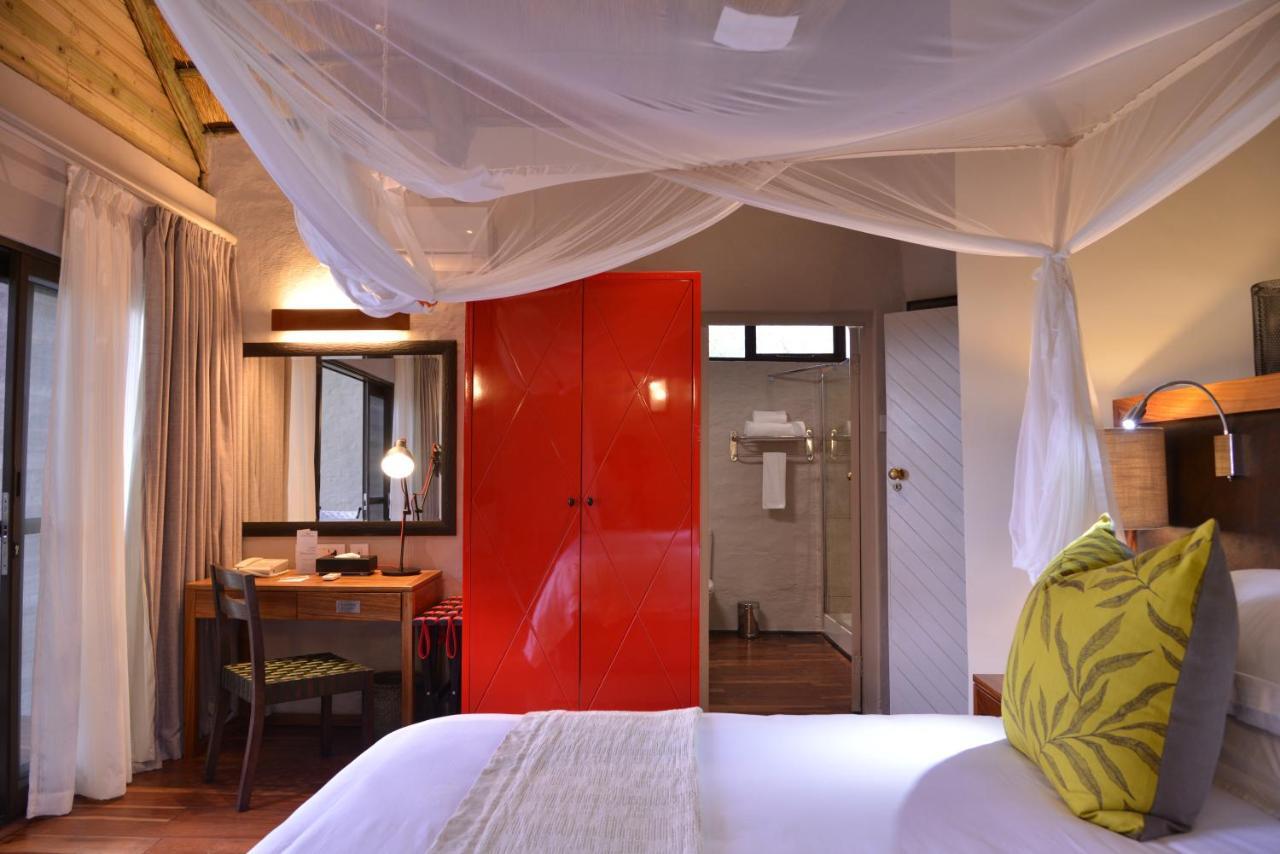 Victoria Falls Safari Suites חדר תמונה